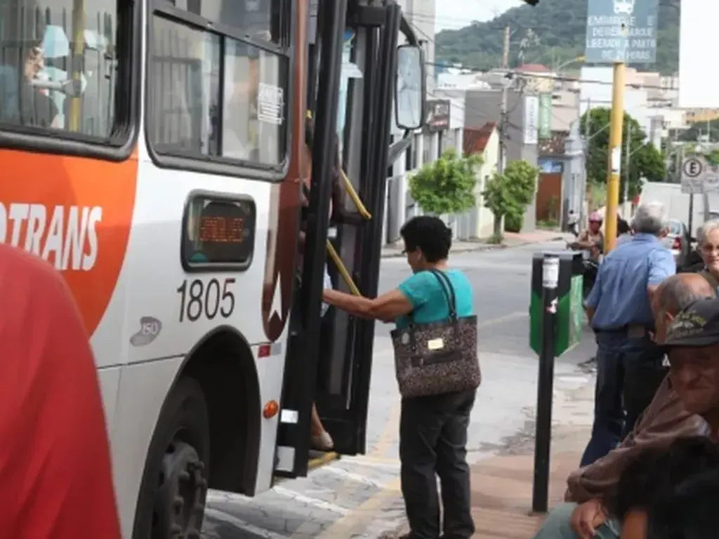 Itaúna e a polêmica da tarifa de ônibus: Do anúncio de redução ao aumento