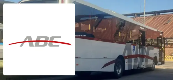 Logo e ônibus da Auto Viação ABC